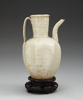 A white glazed ewer, Song dynasty (960-1279).