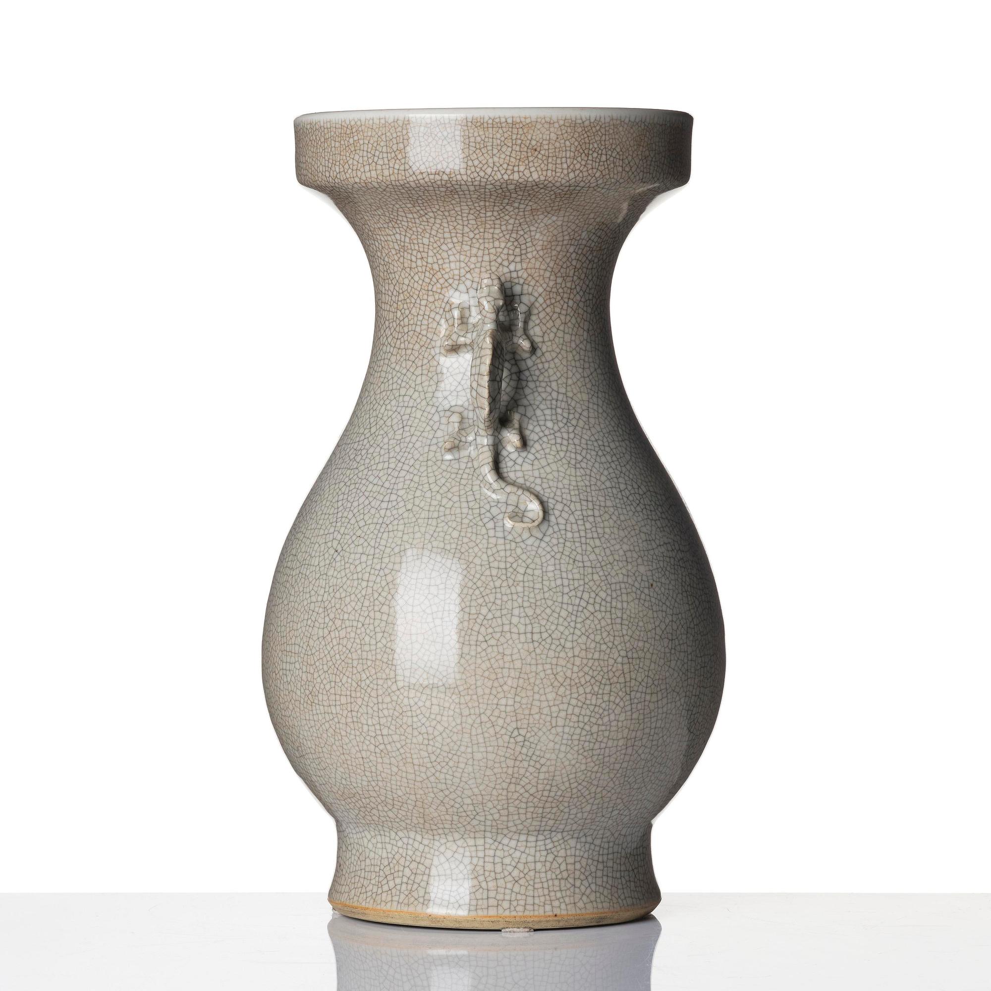 Vas, ge-glasyr. Qingdynastin, 1800-tal.