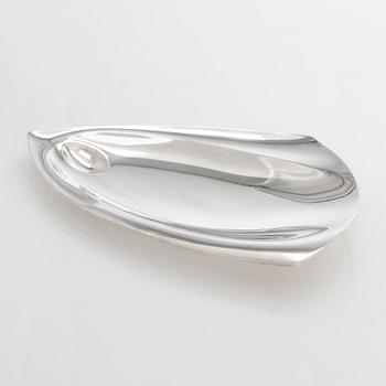 Tapio Wirkkala, A silver dish and letter knife, Kultakeskus Hämeenlinna 1960 and 1964.
