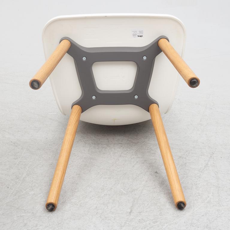 Jasper Morrison, a set of four 'HAL' chairs, Vitra 2015.