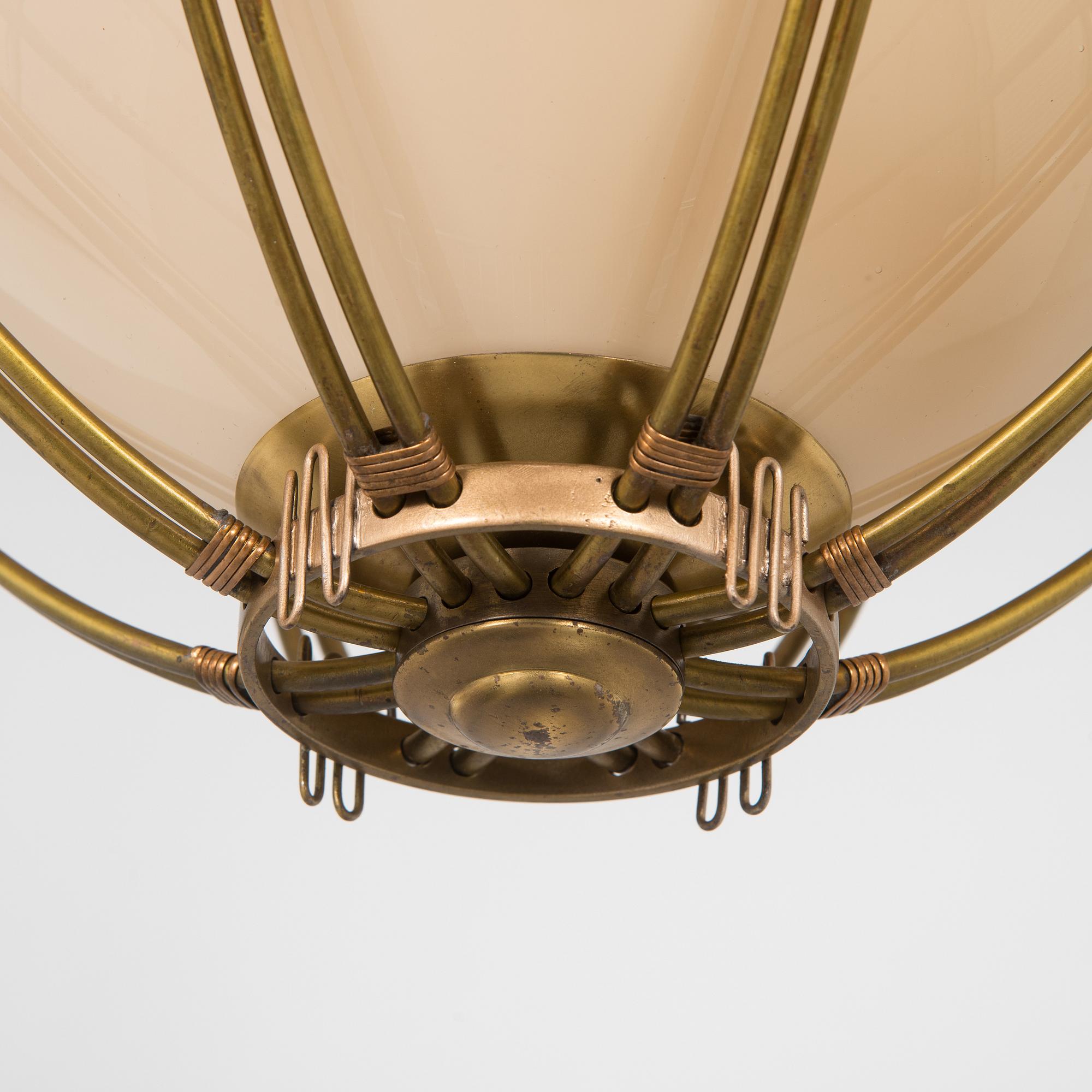 Lisa Johansson-Pape, taklampa, beställningsarbete, Stockmann Orno. Tillverkad 1948-1950.