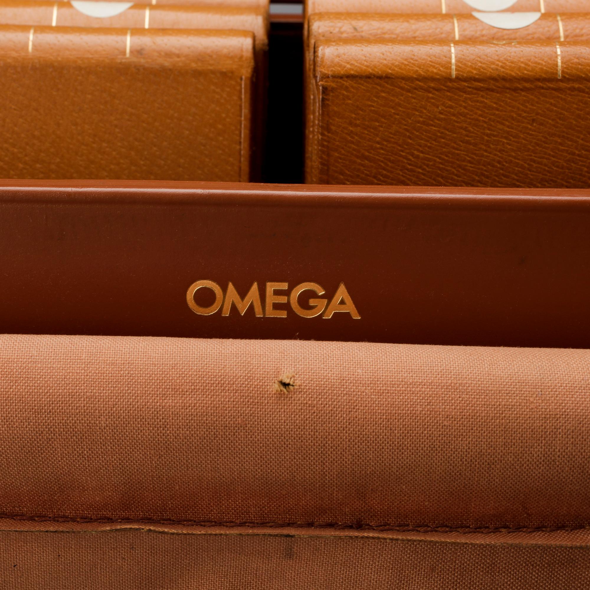 RESVÄSKA, för armbandsur, läder, Omega, 1900-talets mitt.