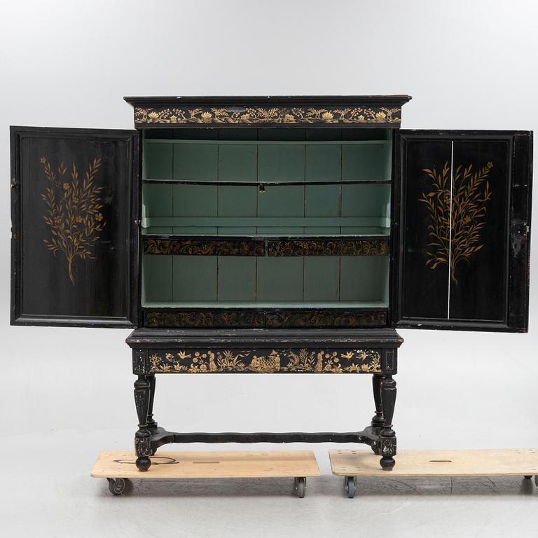 A cabinet, 19th Century.