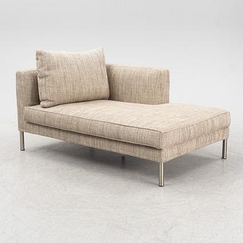 A 'Tiziano' chaise lounge from Frigerio, Italy.