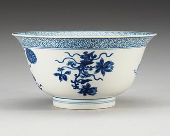 A blue and white bowl, Qing dynasty, Kangxi (1662-1722), with Jiajing six character mark.