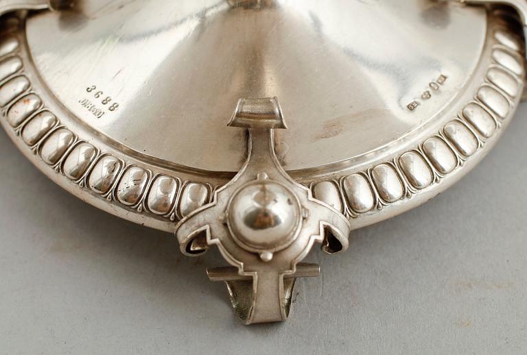 SKÅL PÅ FOT, silver, tidigt 1900-tal. Vikt ca 262 g.