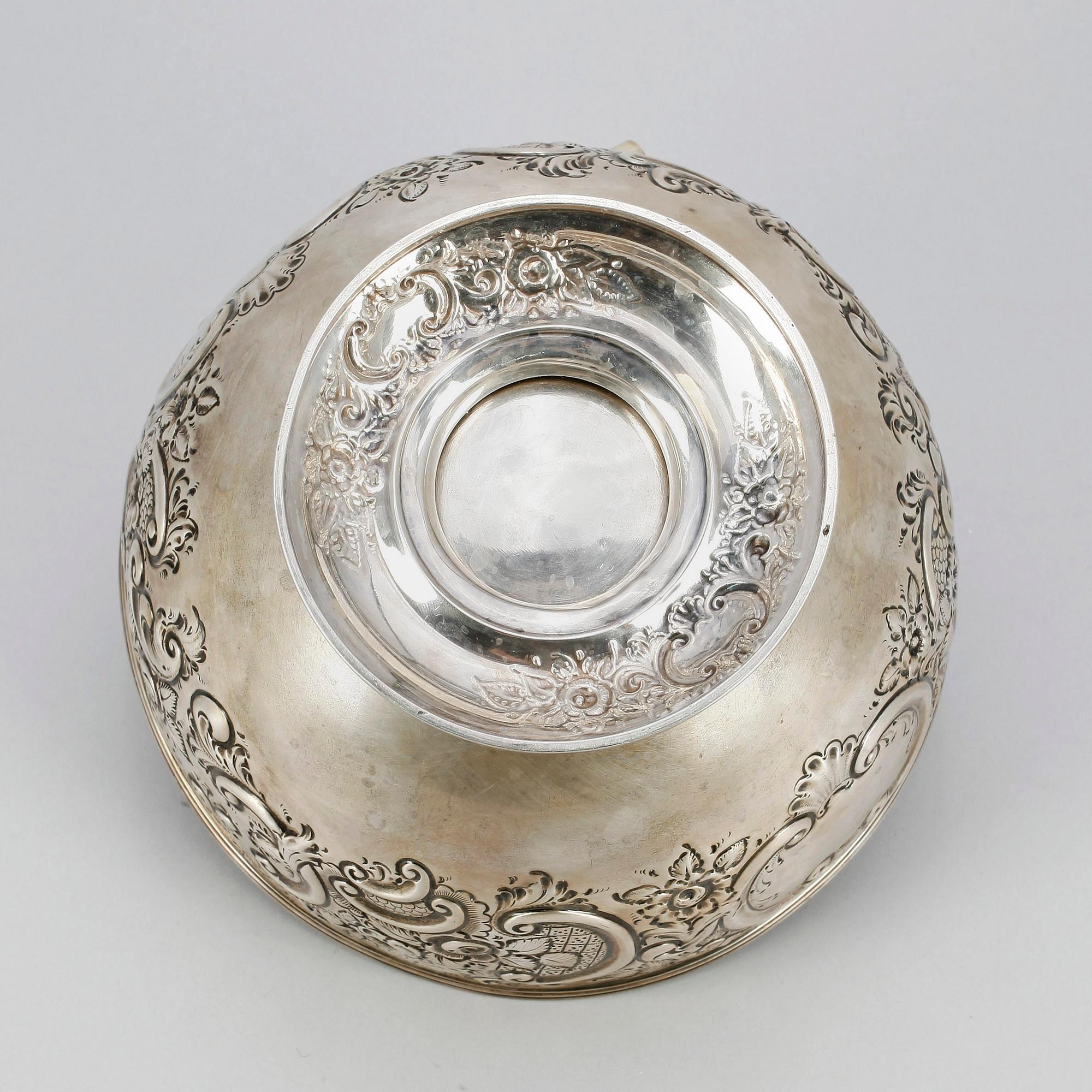 SKÅL, silver, London 1891. Totalvikt ca 595 g.