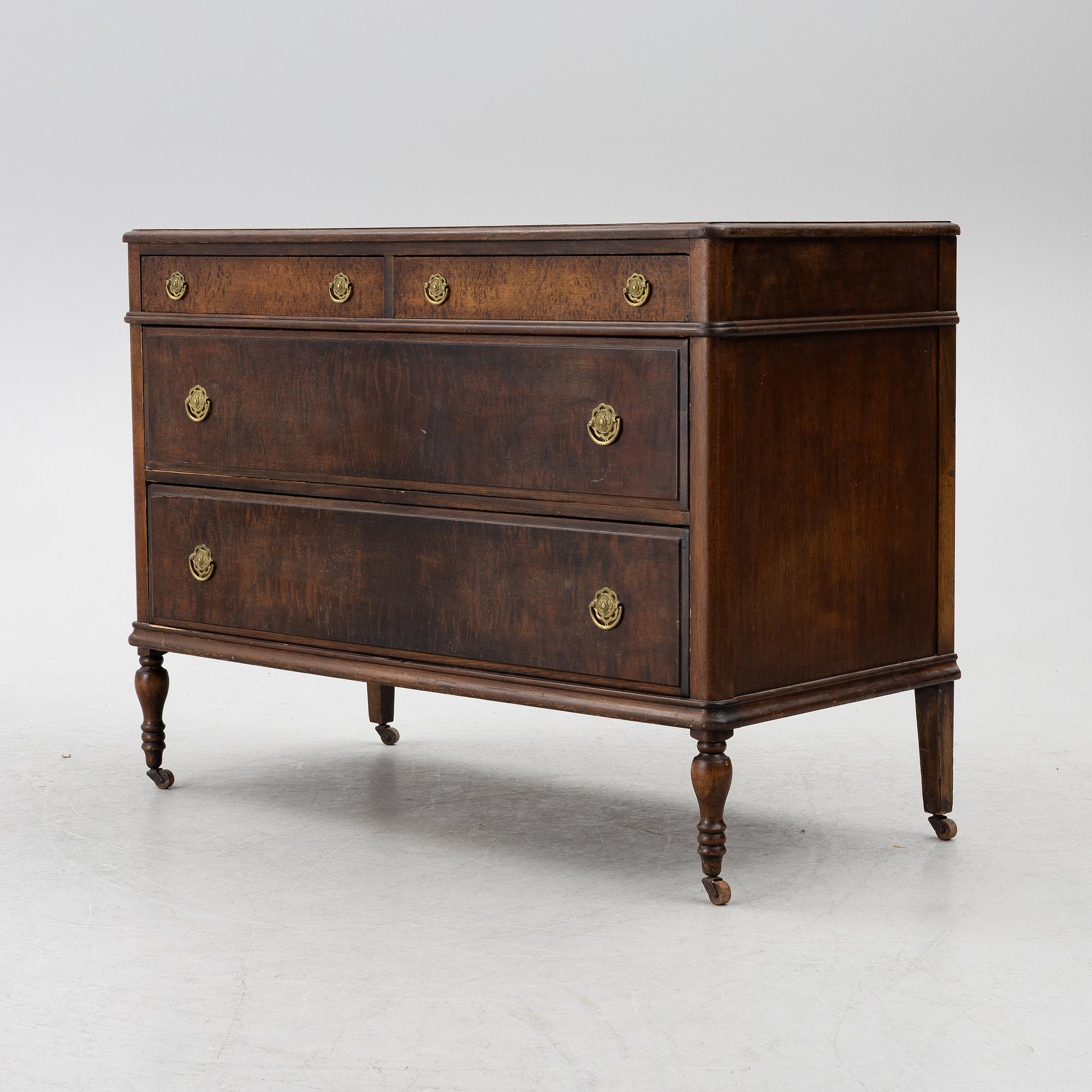 A chest of drawers, early 20th century, USA;.