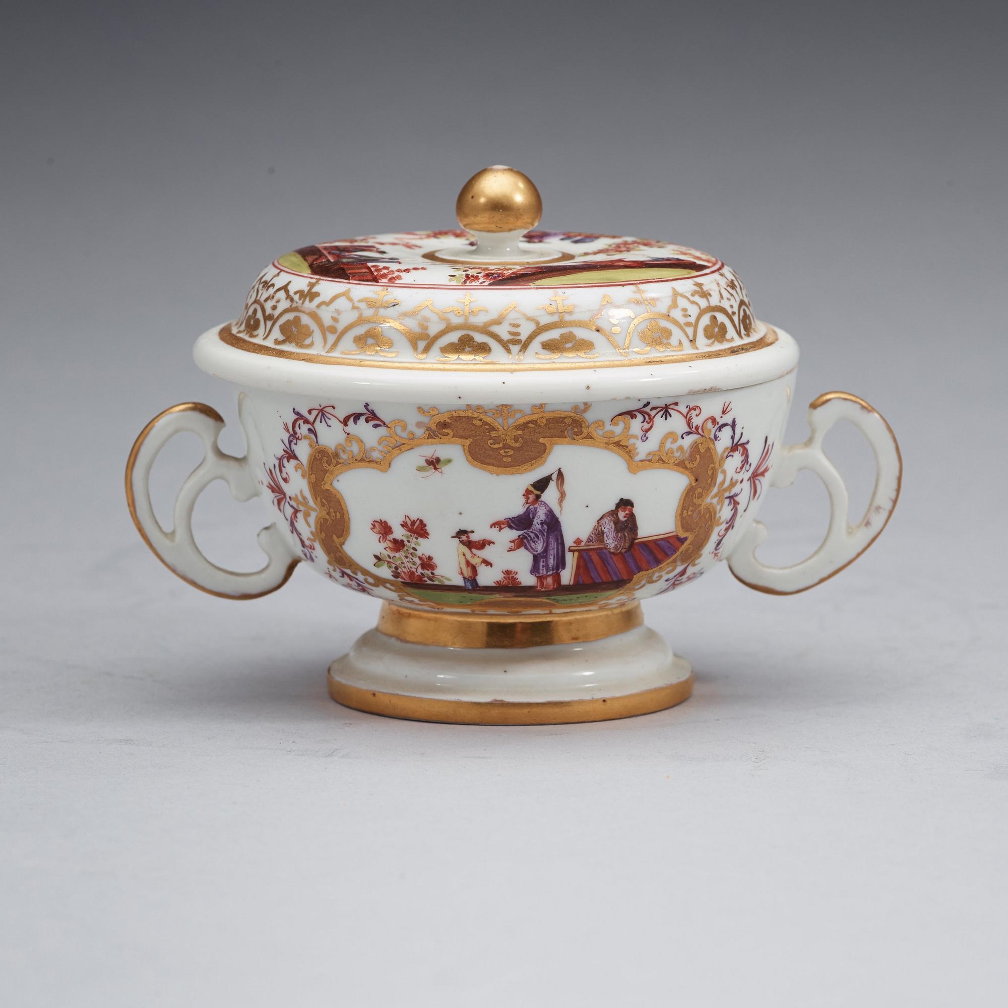 A Meissen chinoiserie equelle with cover and stand, 1725-30.