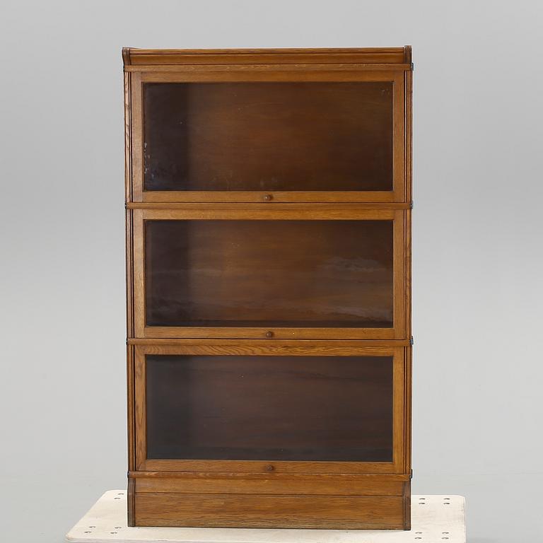 BOKSKÅP/LÄKARSKÅP, 1900-talets början.