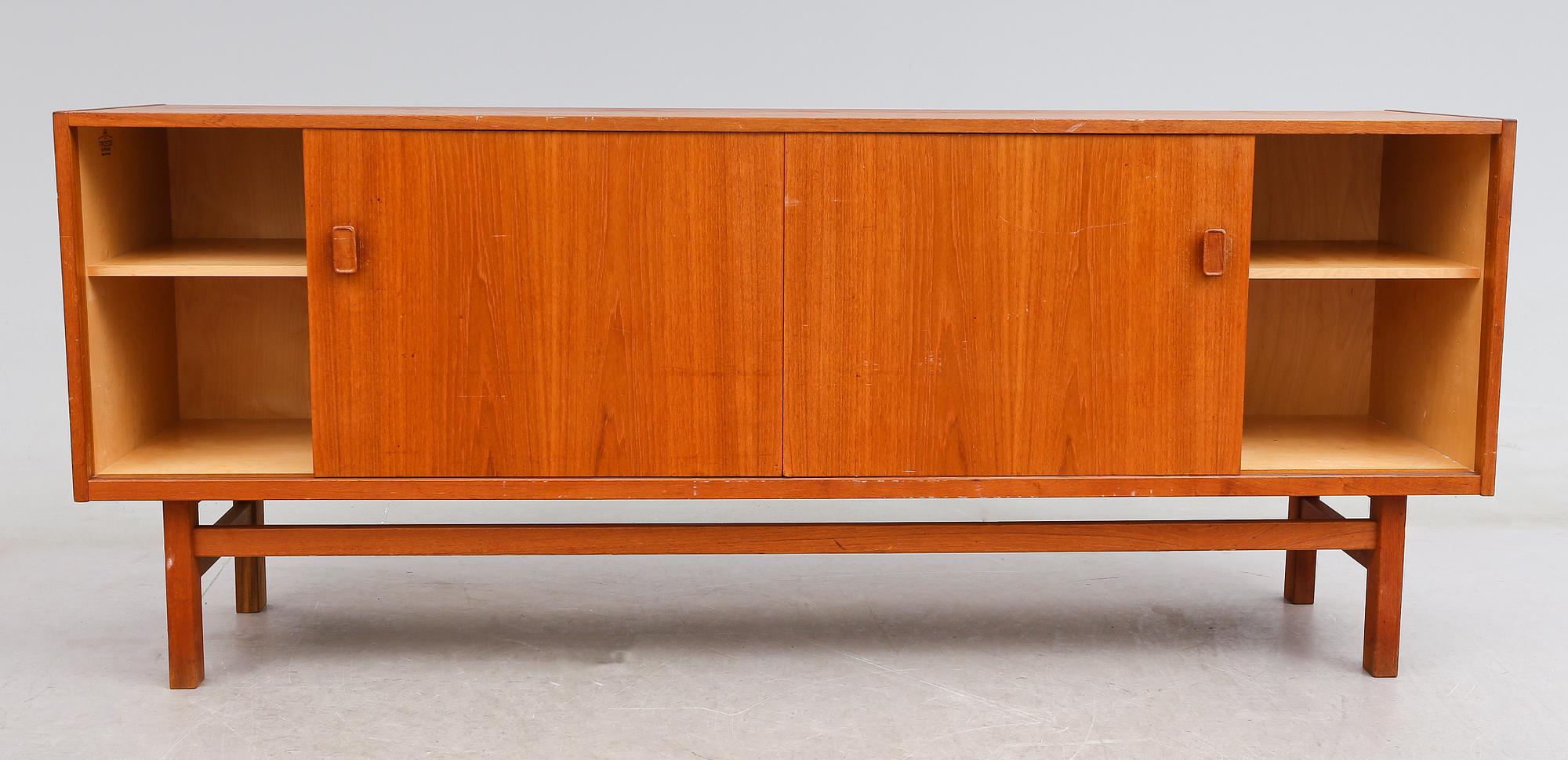 SIDEBOARD, "Arild", Nils Jonsson, Troeds, Bjärnum, 1900-talets andra hälft.
