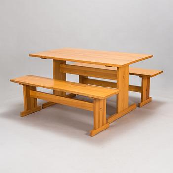 Ilmari Tapiovaara, pöytä kahdella penkillä, Laukaan puu.