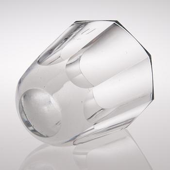 A glass vase signed G. Hongell Karhula -45.