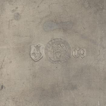 Firma Svenskt Tenn, burkar med lock, två stycken, tenn, Stockholm, 1953 respektive 2013.