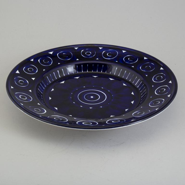 ULLA PROCOPÉ, charger, porcelain, 'Valencia, Arabia, Finland, second half of the 20th century.