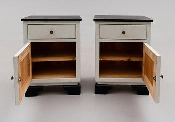 SÄNGBORD, 1 par, 1900-talets första hälft.