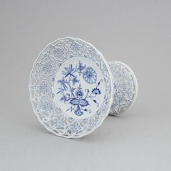 KAKFAT, porslin. Meissen, 1900-tal.