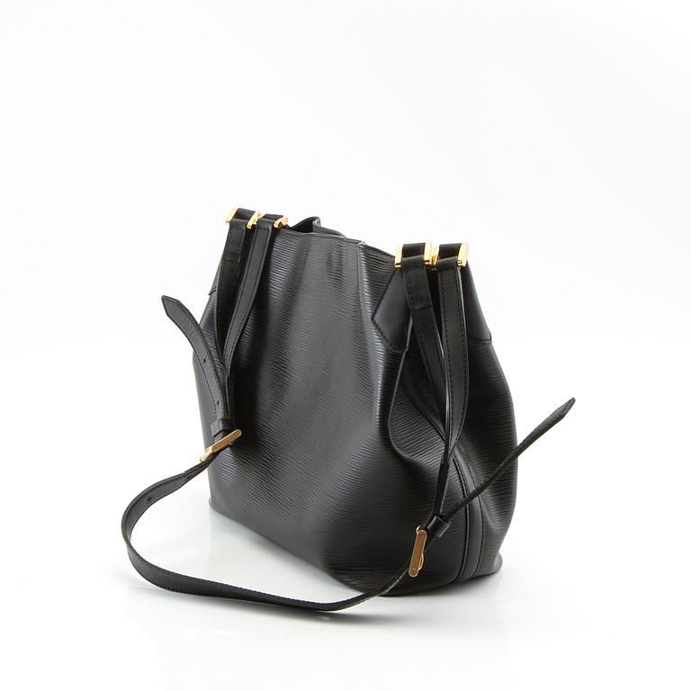 Louis Vuitton,.