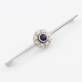 Brooch/pendant, 18K white gold with sapphire and brilliant-cut diamonds.