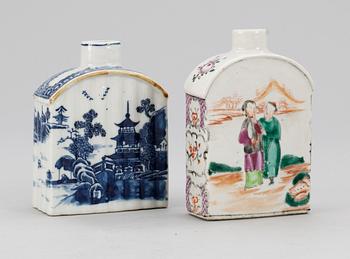 TEDOSOR, 2 st, porslin. Qing dynastin, Qianlong (1736-95).