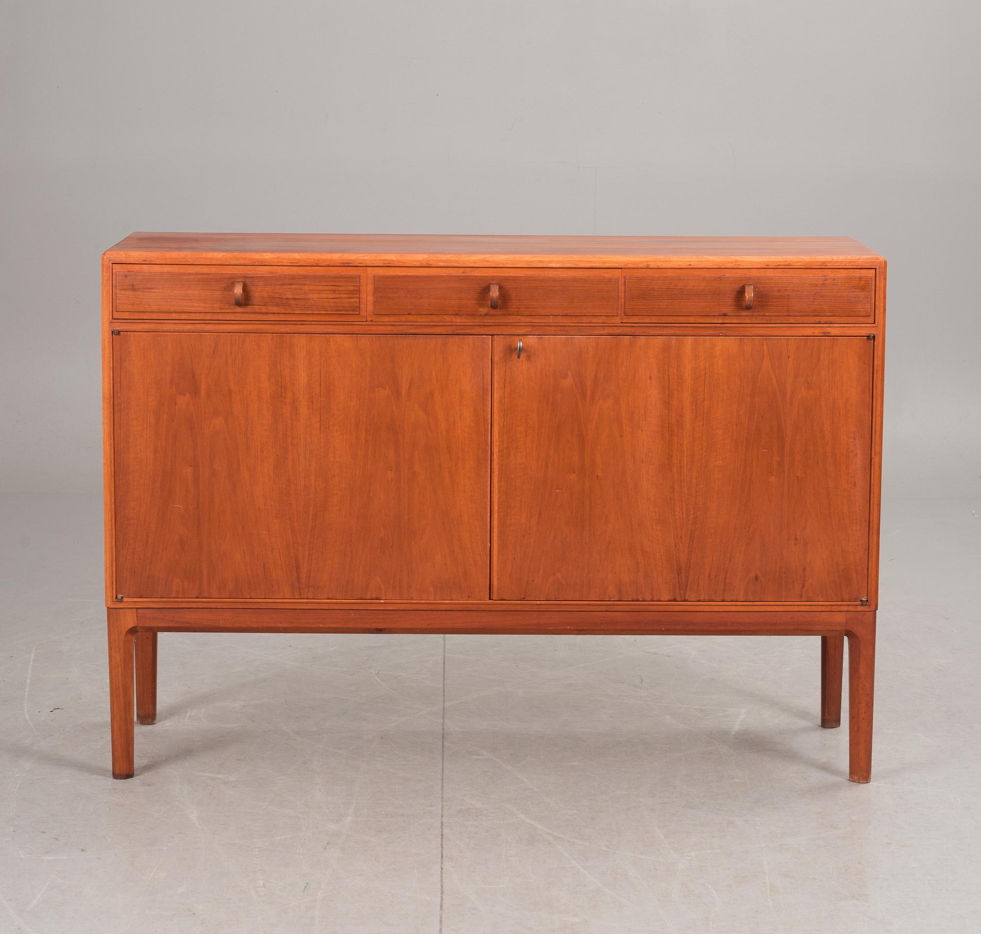 SIDEBOARD, Design Bertil Fridhagen för Bodafors, 1961.
