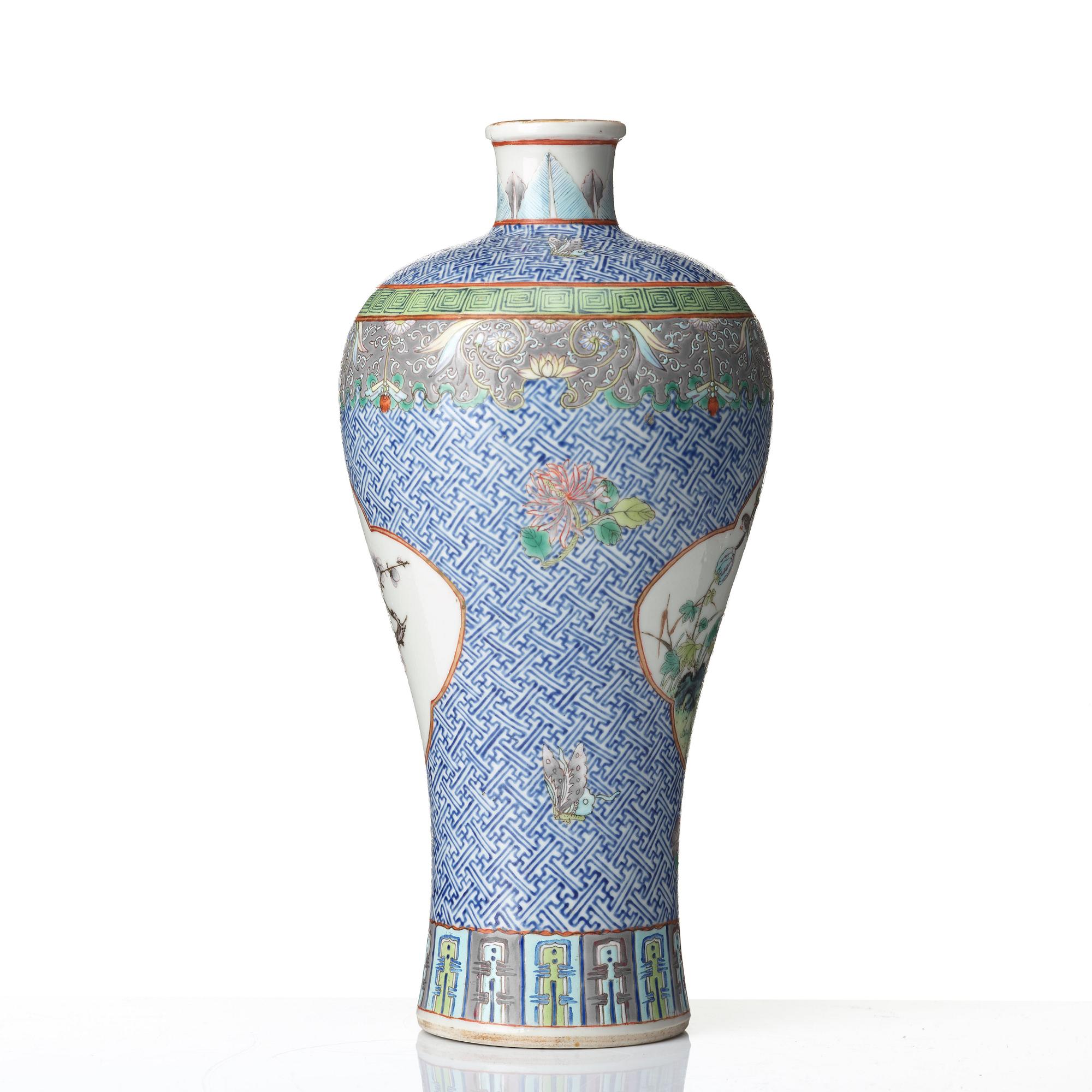 VAS, porslin. Qingdynastin, 1800-tal.