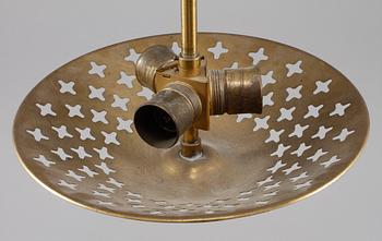 TAKLAMPA, 1900-talets första hälft, höjd ca 40 cm.