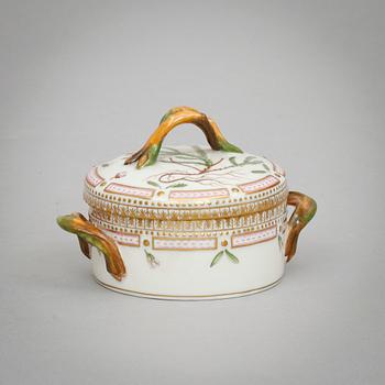 SOCKERSKÅL MED LOCK, porslin, Royal Copenhagen "Flora Danica".