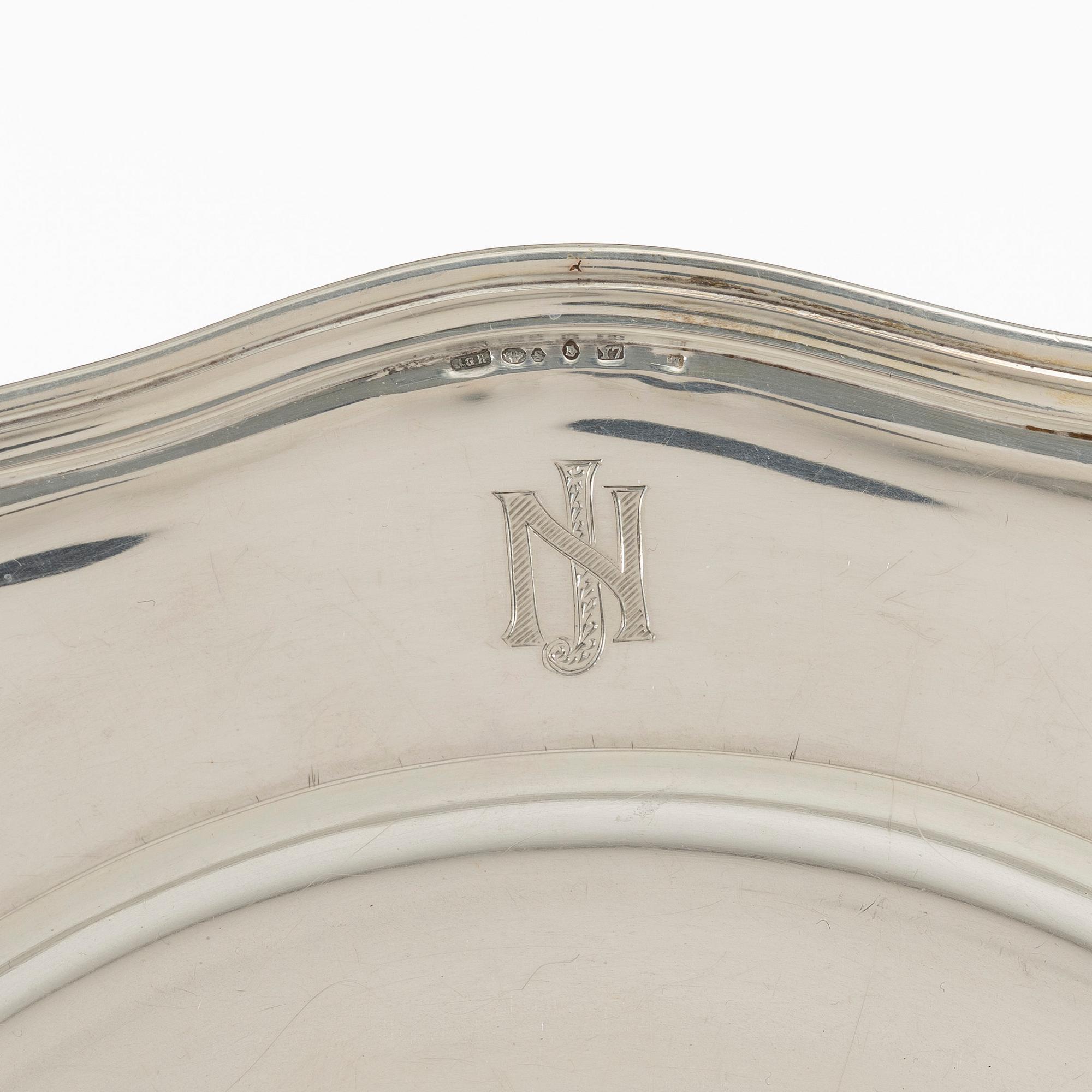 Fat/tallrik, silver, stämplat CG Hallberg, Stockholm 1927.