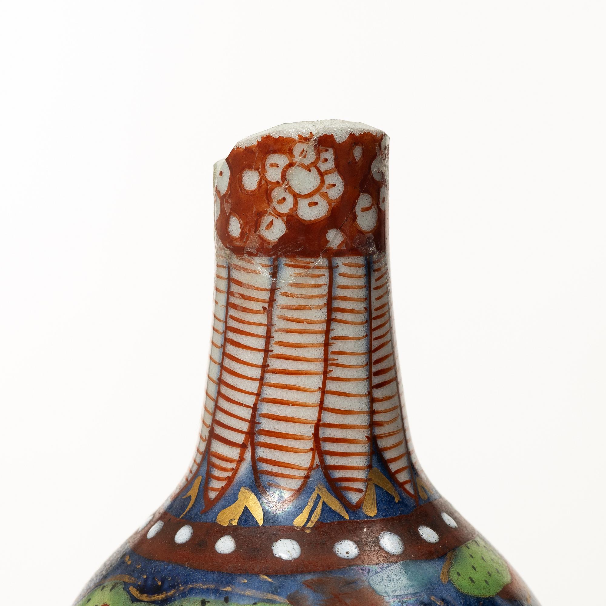 Six clobbered porcelain vases, China, Qingdynasty, 18th century.