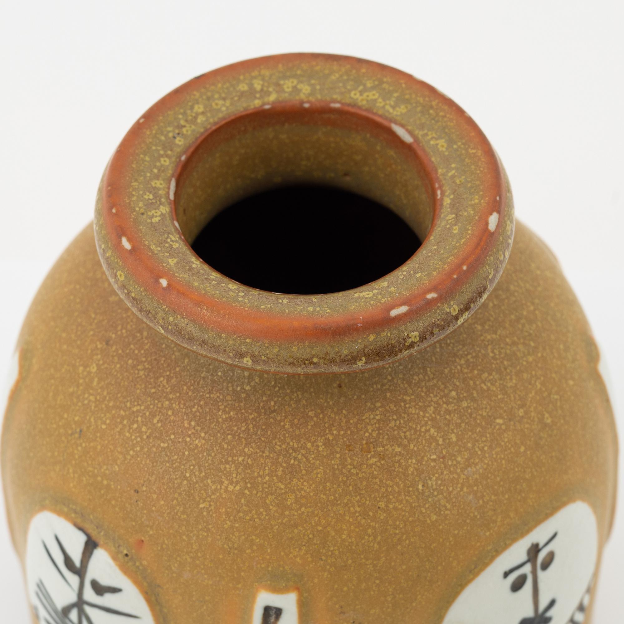 Lisa Larson, vas, skål samt två askfat, stengods,  gustavsberg.