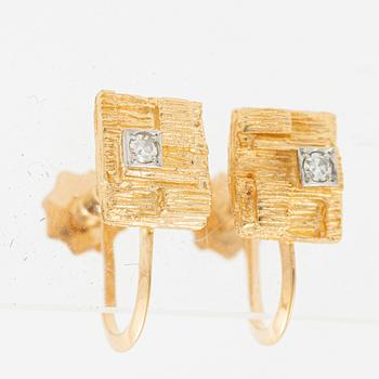 Earrings, 18K gold with octagonal-cut diamonds,