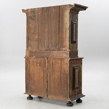 Cabinet, late Baroque, second half of the 18th century.
