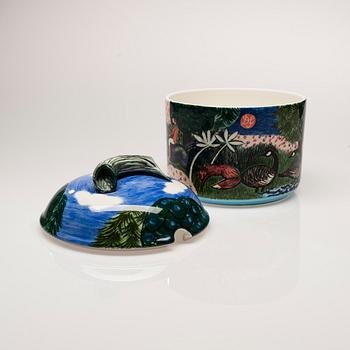 TERRIN MED LOCK, keramik, Dorrit von Fieandt, Hubertus Pro Arte, Arabia 1994.