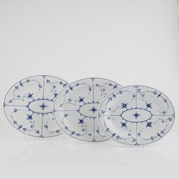 Serving platter, 3 pieces, "Musselmalet", fluted, Royal Copenhagen, Denmark.