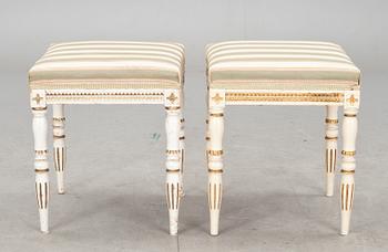 TABURETTER, ett par. Gustaviansk stil. 1900-talets början.
