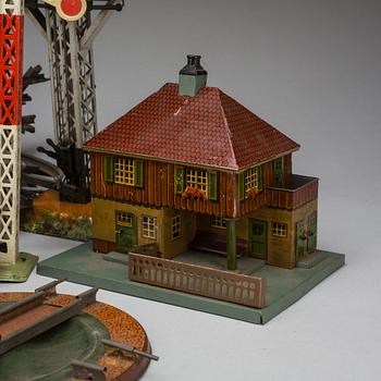PARTI TÅG, RÄLS och TILLBEHÖR, 40 delar, bl.a Märklin och Bing, 1900-talets början.