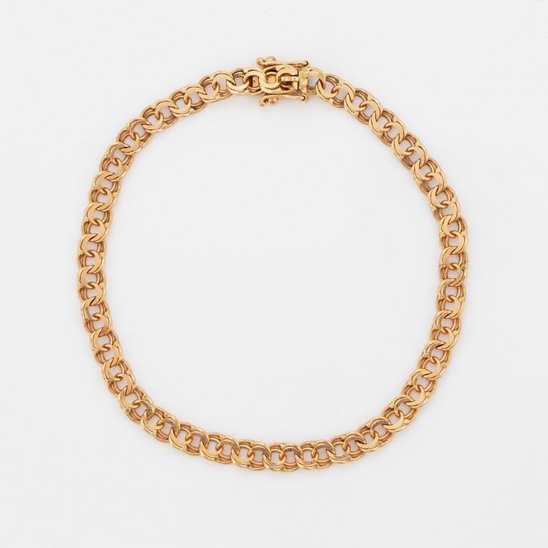 18K gold bracelet.