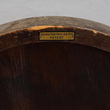 A model 5560 'Stackmo' collapsible stained beech chair, Gemla, Diö, 1930's.