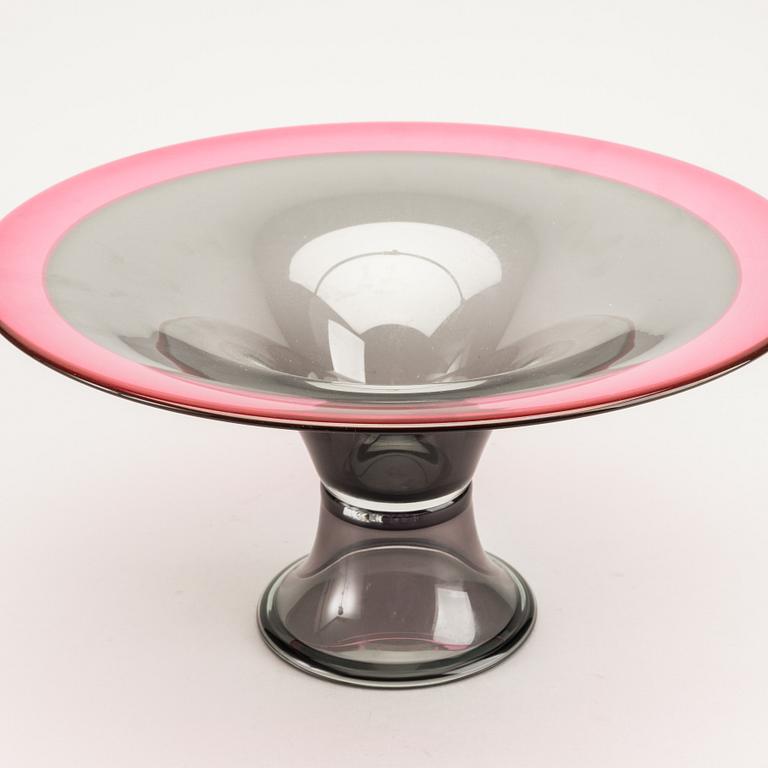 Wilke Adolfsson, bowl on foot signed and dated 89.