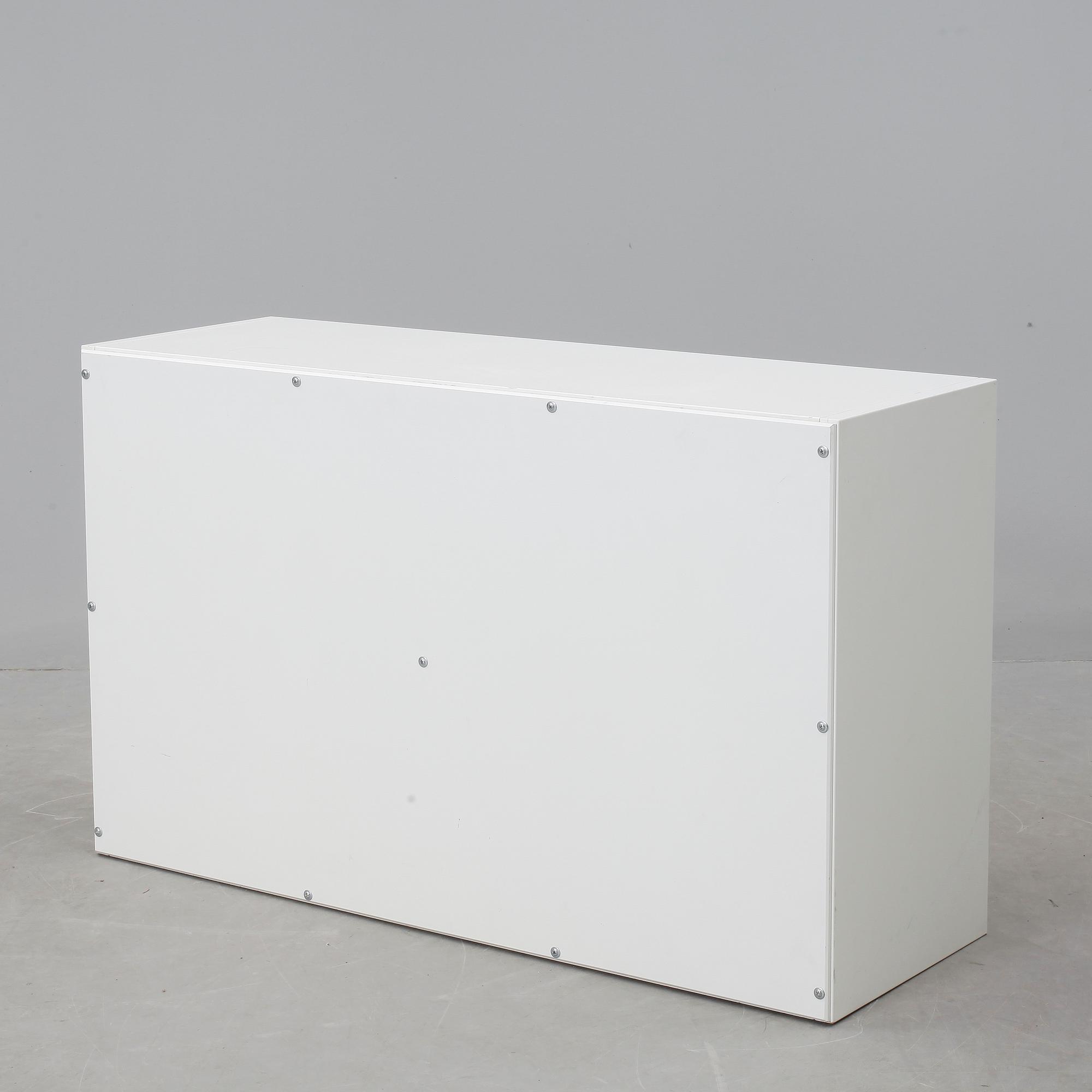 VINTRINSKÅP, "Snow", Jonas Bohlin och Thomas Sandell för Asplund. Modellen formgiven 1994.