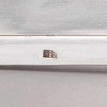 A cigarette case in silver, Dutch import mark ZII.