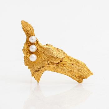 Helky Juvonen, a 14K gold brooch with cultured pearls, Westerback 1972.