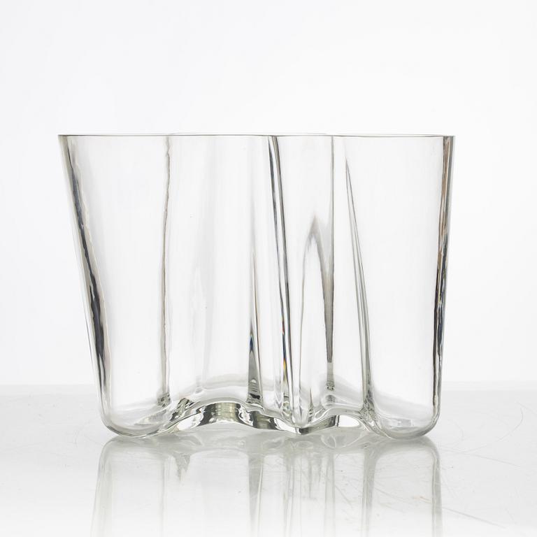 Alvar Aalto, a "Savoy" glass vase, model 3030, iittala, Finland.