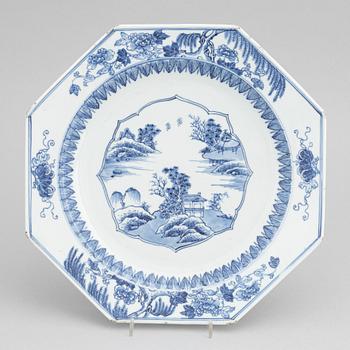 Fat, porslin, Kina, Qingdynastin, Qianlong (1736-95).