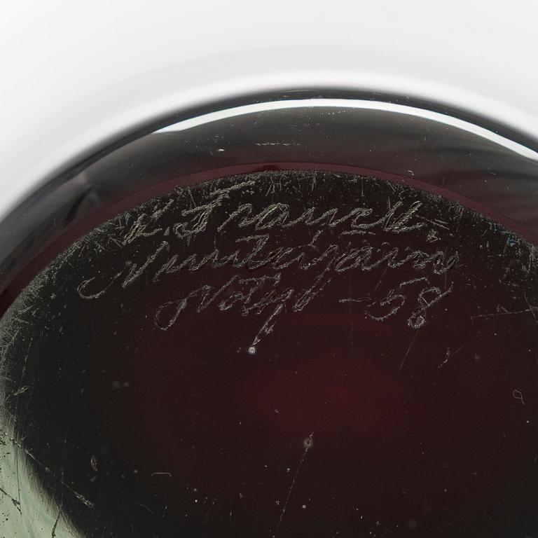 Kaj Franck, a 'KF 239' glass vase signed K. Franck Nuutajärvi Notsjö -58.