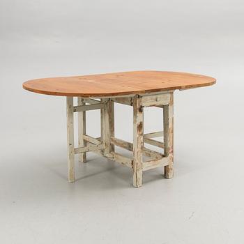Drop-leaf table, 19th century.