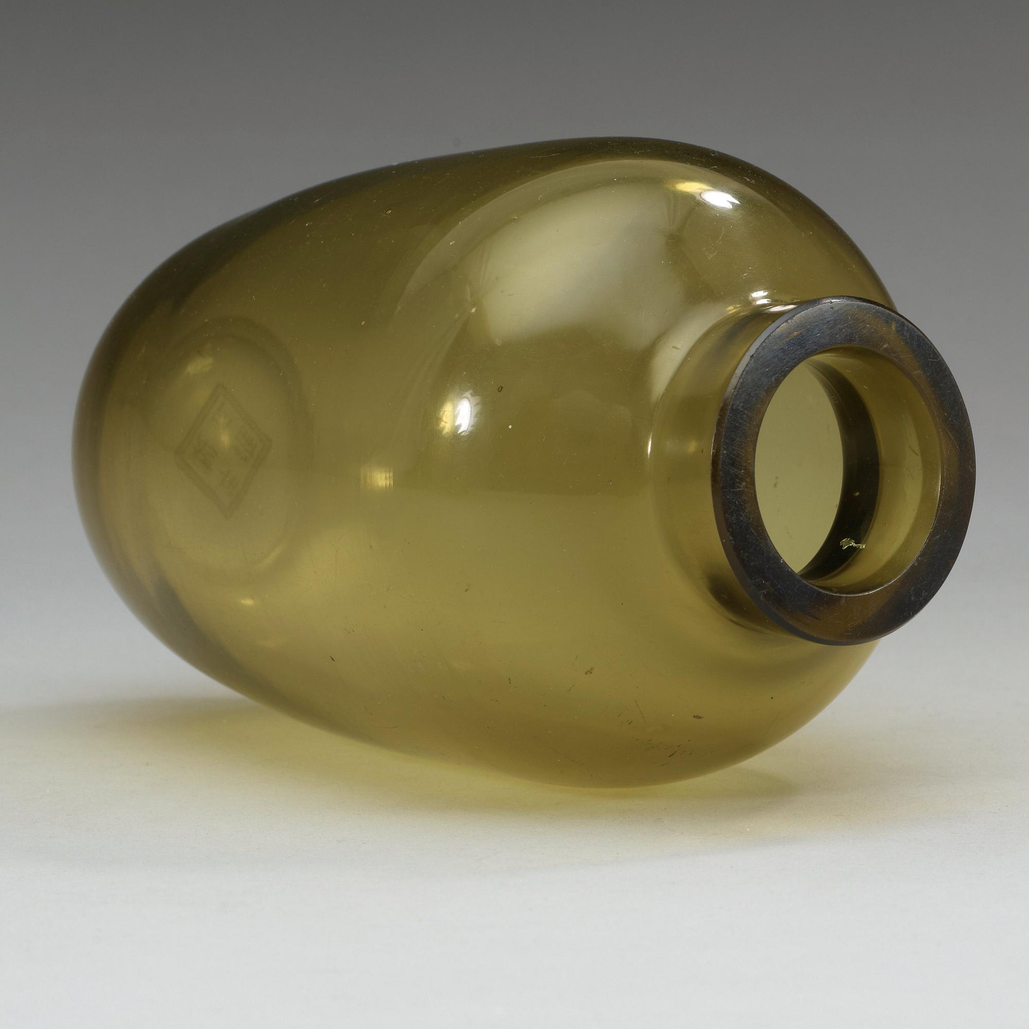 VAS, pekingglas. Qing dynastin.