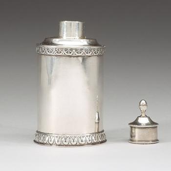 A Swedish 18th century parcel-gilt tea-caddie, makers mark of  Pehr Zethelius, Stockholm 1799.