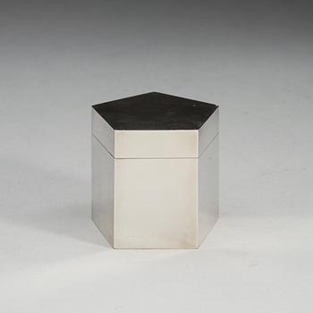 A Wiwen Nilsson sterling pentagonal box, Lund 1952.